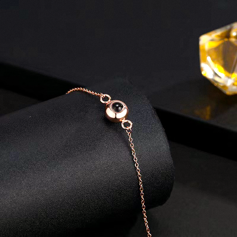 Klassiskt Armband med Projektionsberlock