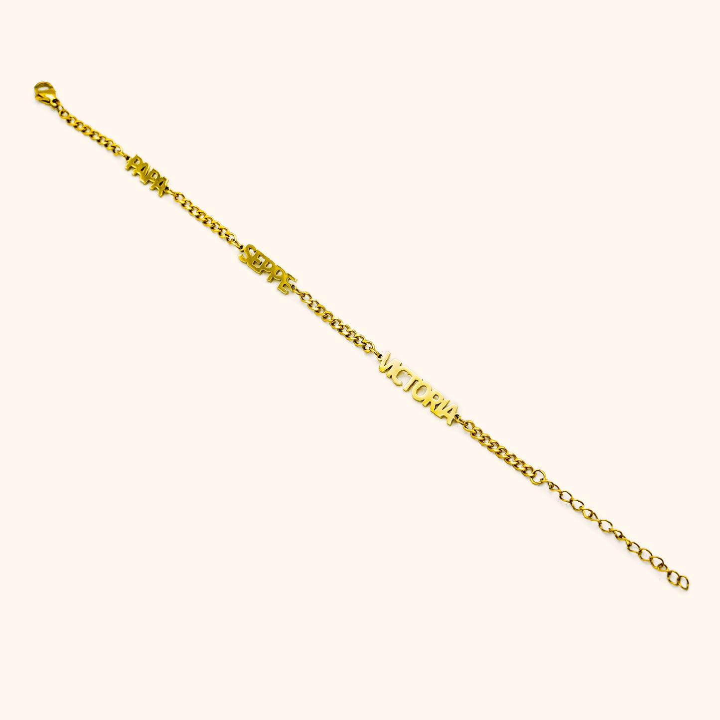 <tc>Name Engraved Bracelet</tc>