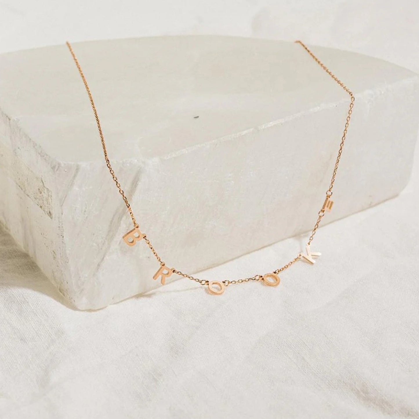 Personligt Graverat Initial Halsband