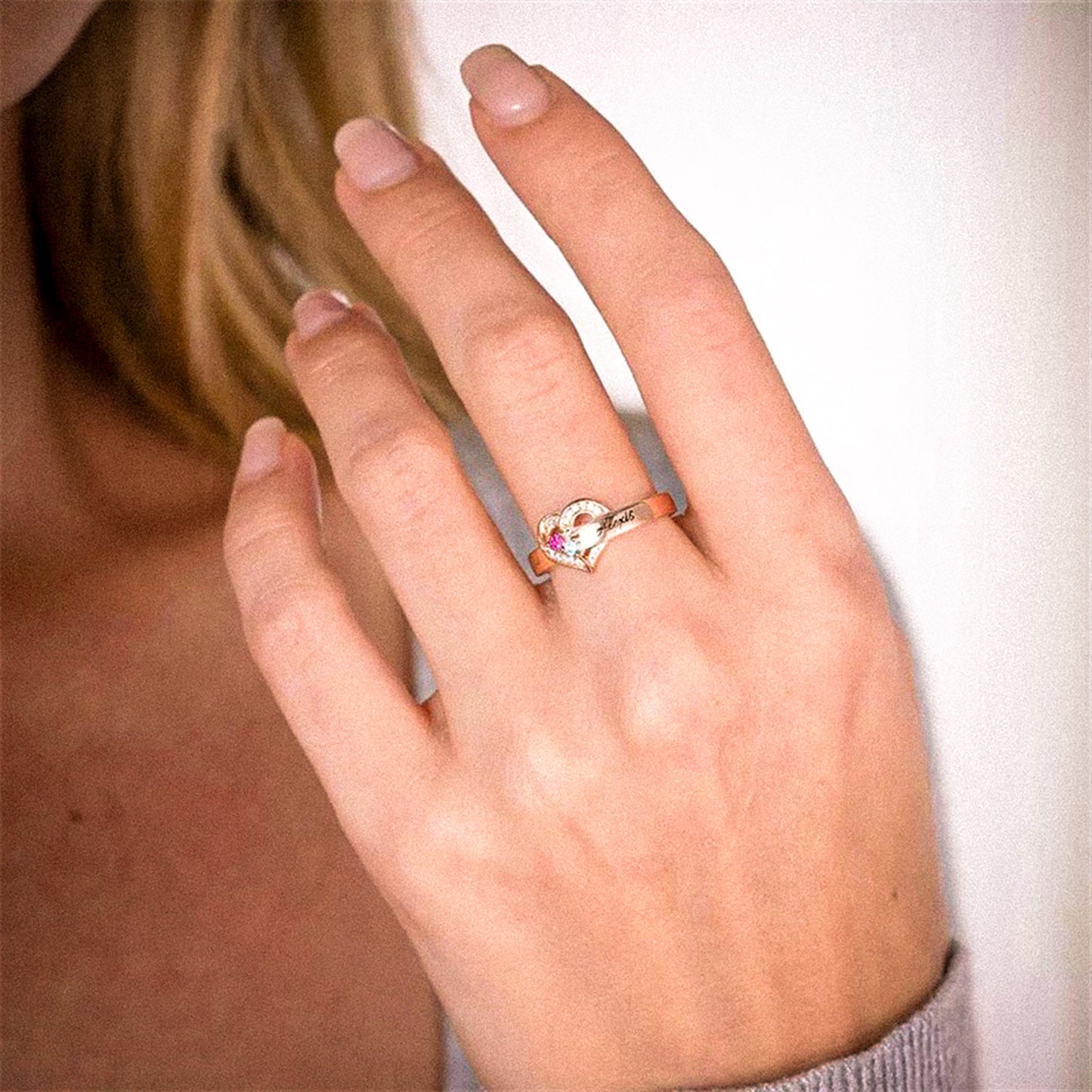 Personlig ring med månadsstenar