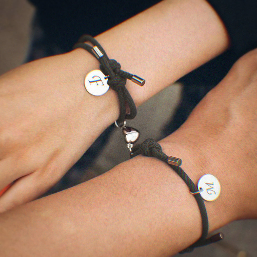 Magnetiskt pararmband med initialer