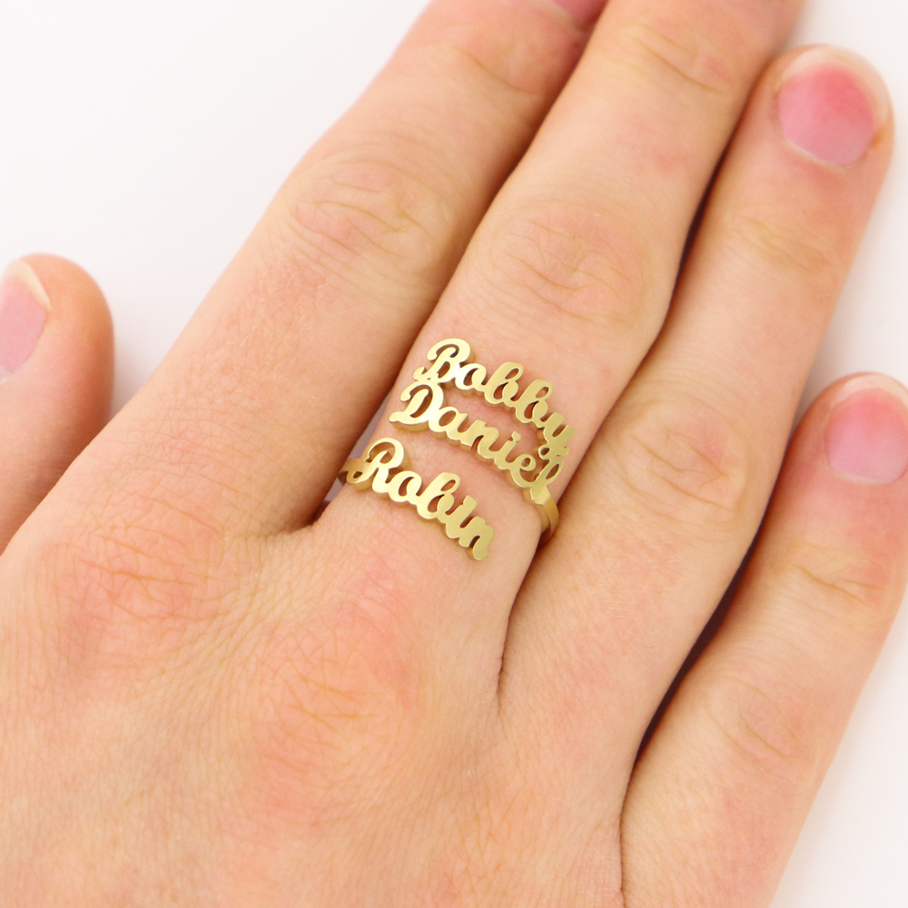 Lyxig Ring Med Tre Namn