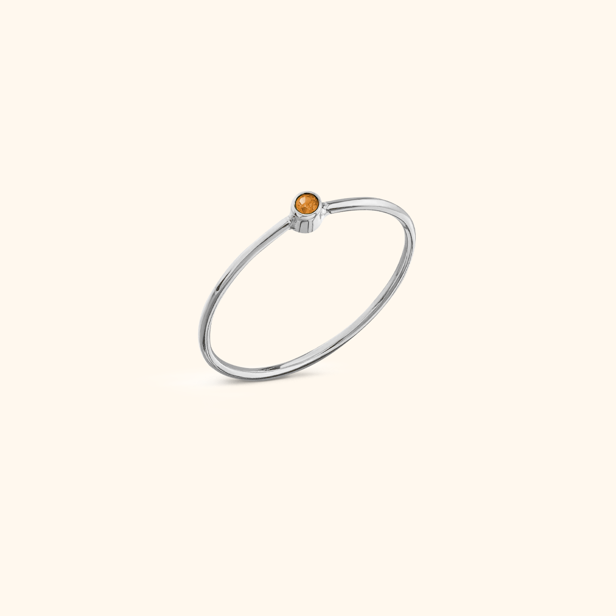 Gnistrande ring med månadssten