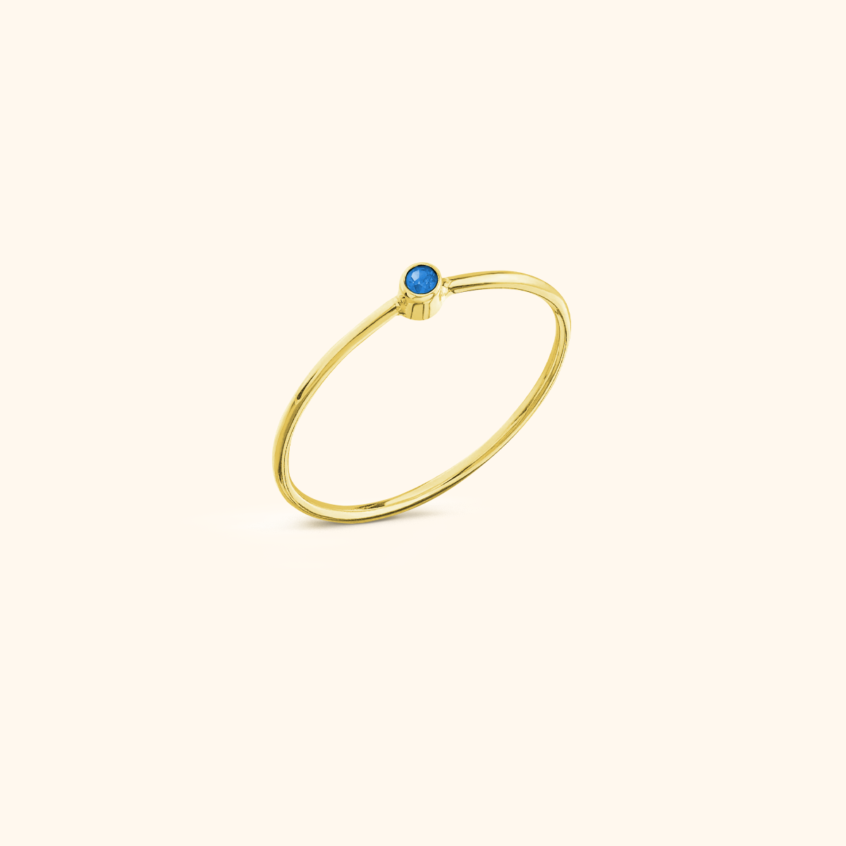 Gnistrande ring med månadssten