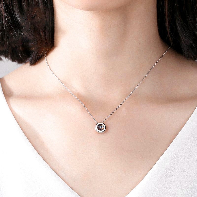 Sfärformat Halsband med Projektionsberlock