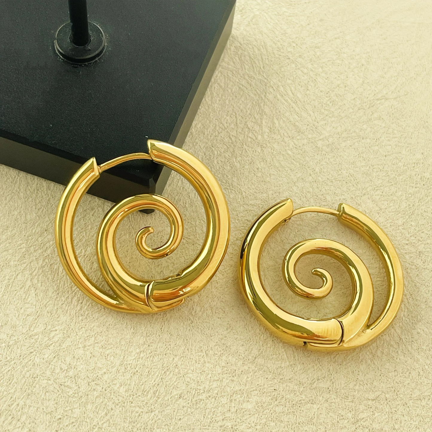 Eleganta Spiral Orhängen