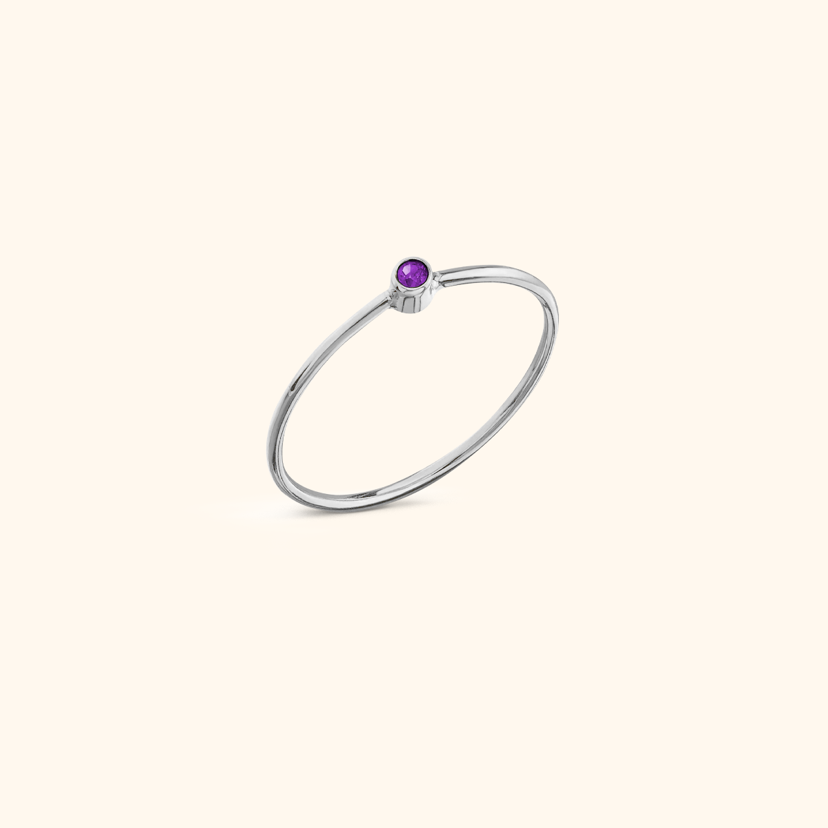 Gnistrande ring med månadssten