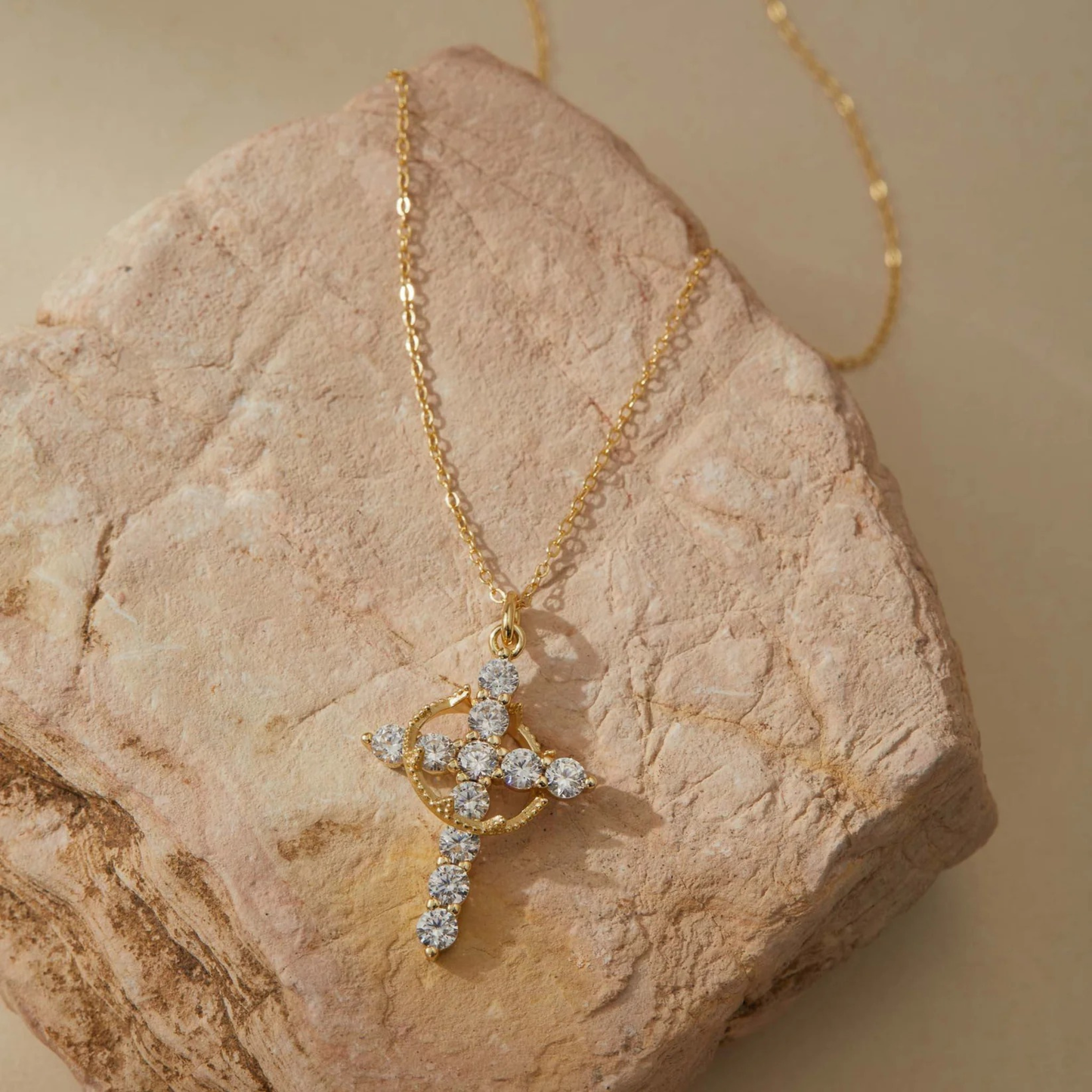 Kunglig Krona Kors Halsband