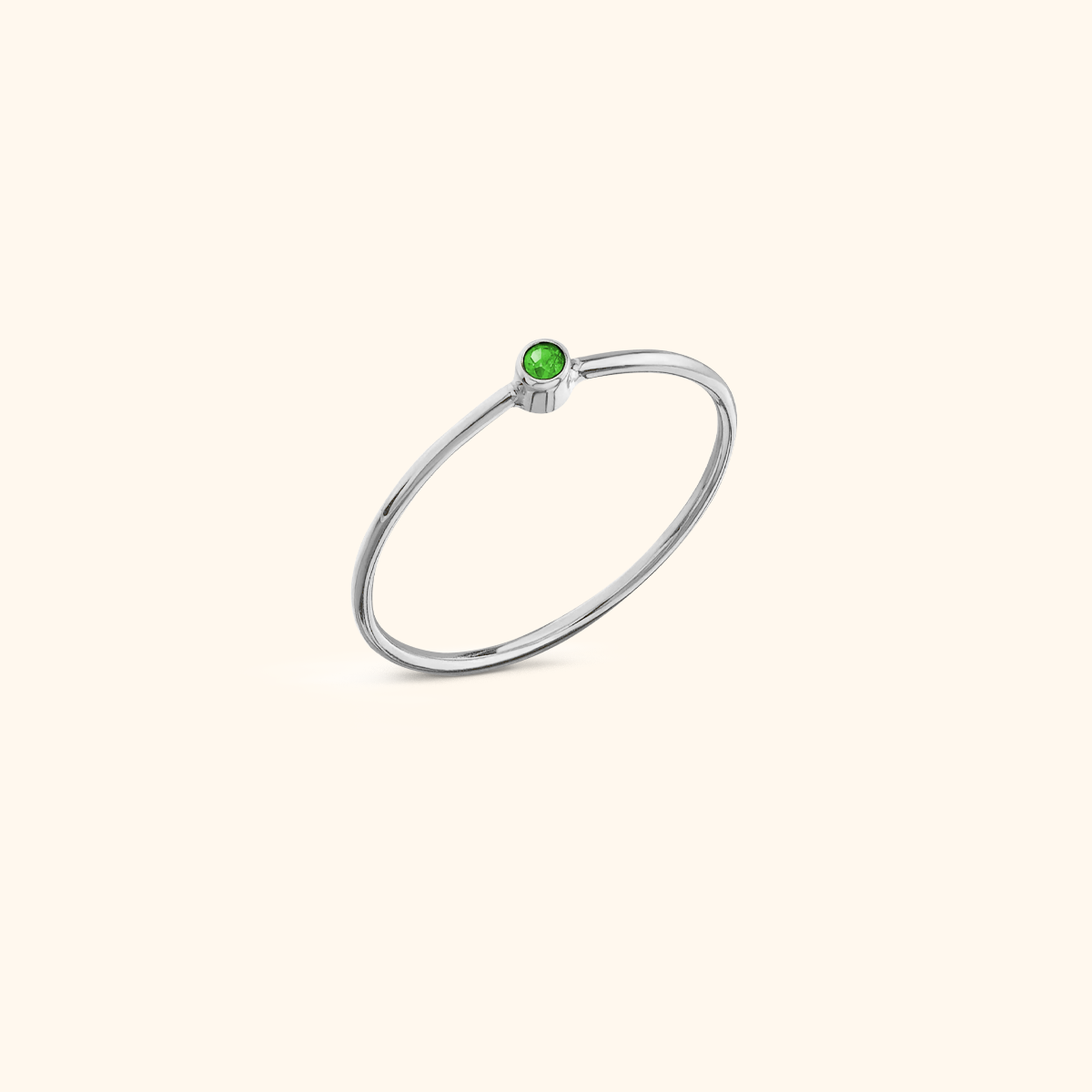 Gnistrande ring med månadssten