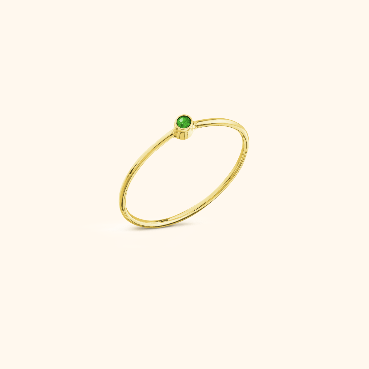 Gnistrande ring med månadssten