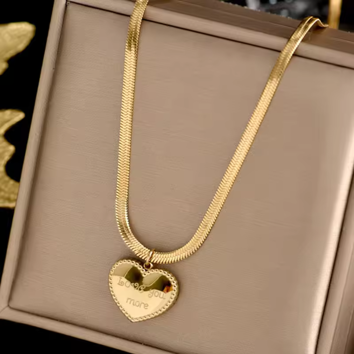 Love You More Hjärt Hänge Halsband