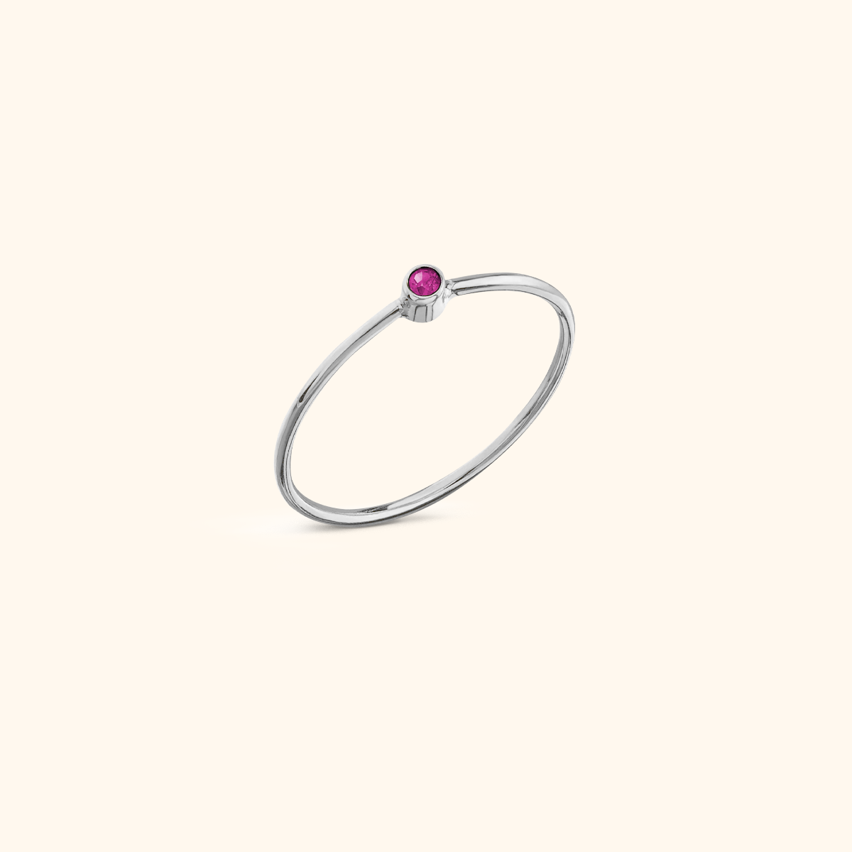 Gnistrande ring med månadssten