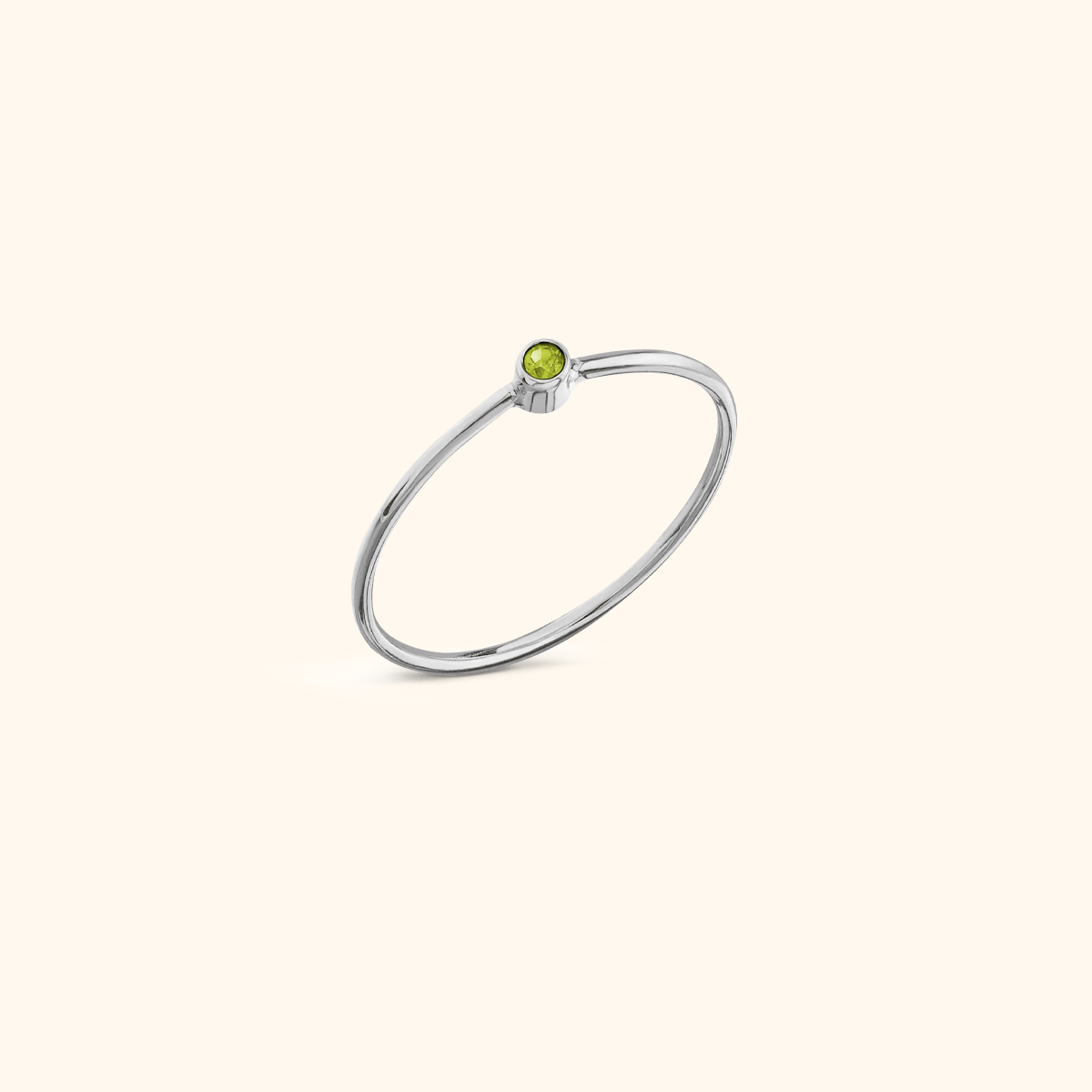 Gnistrande ring med månadssten