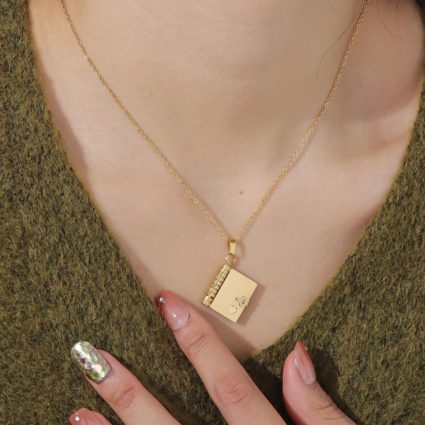 Hemlig Kärleksmeddelande Bok Halsband
