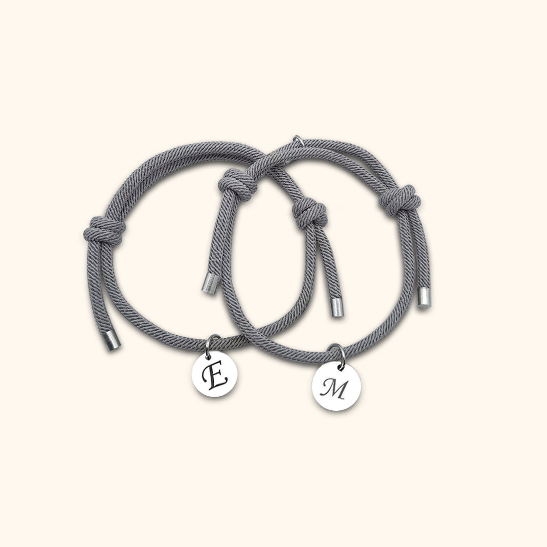 Magnetiskt pararmband med initialer