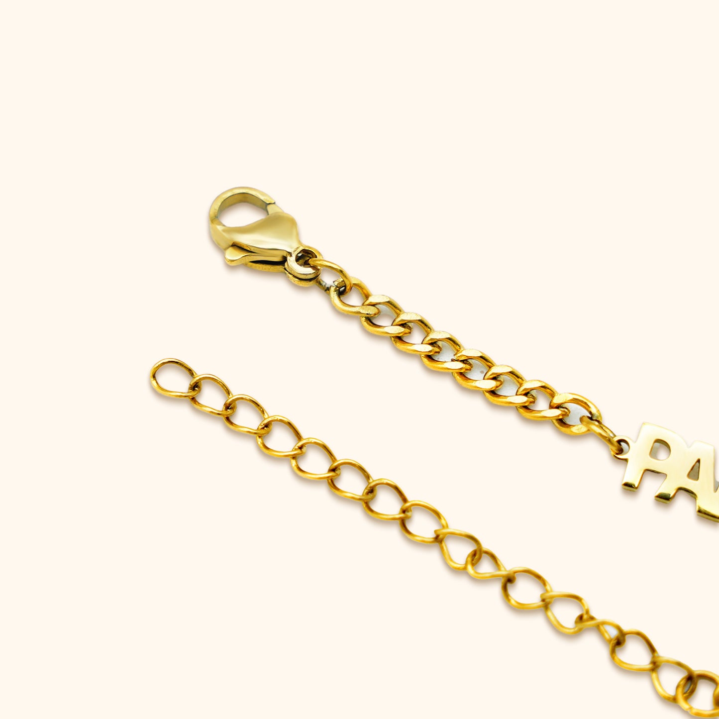 <tc>Name Engraved Bracelet</tc>