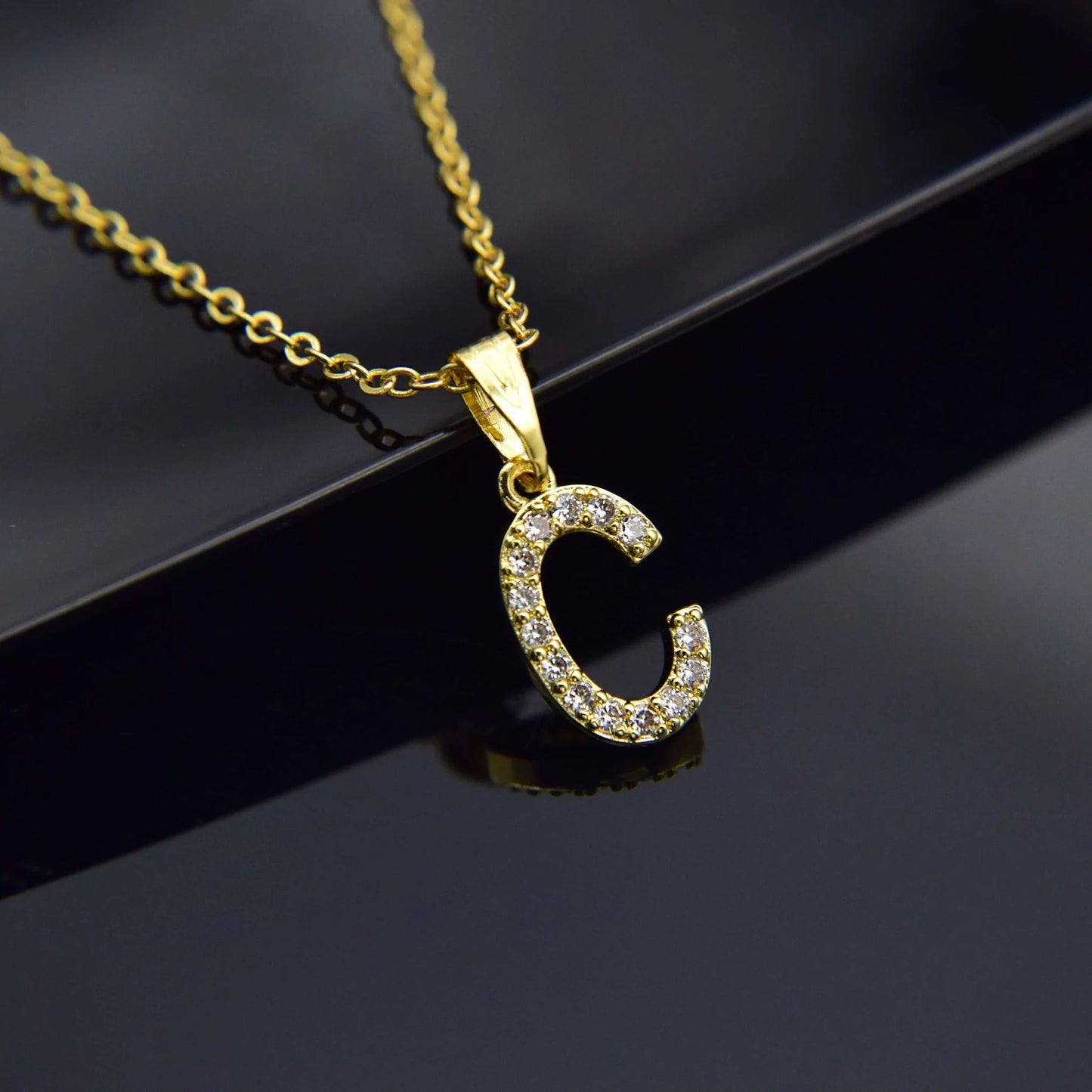 Kubiska Zirkonium Initialhalsband