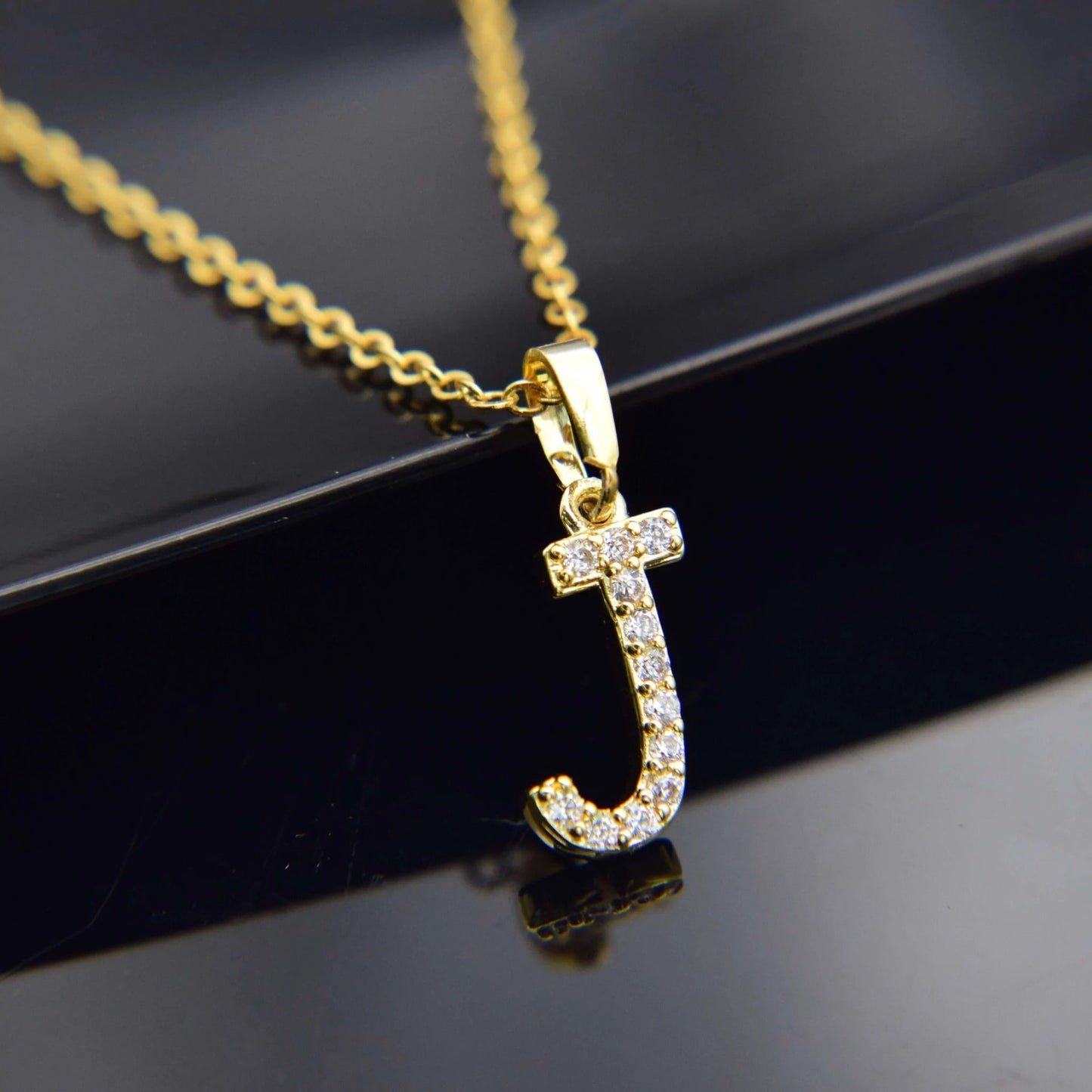 Kubiska Zirkonium Initialhalsband