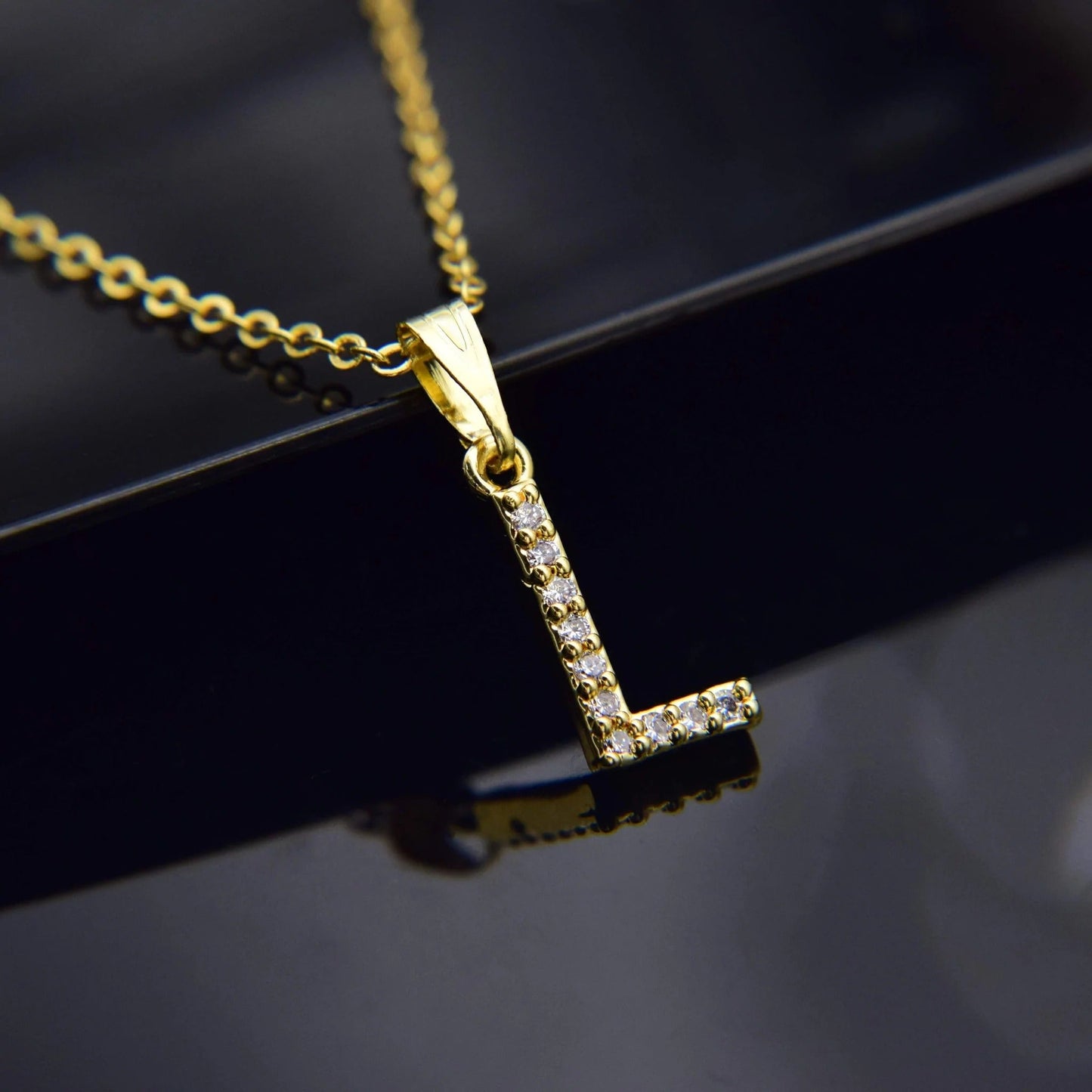 Kubiska Zirkonium Initialhalsband
