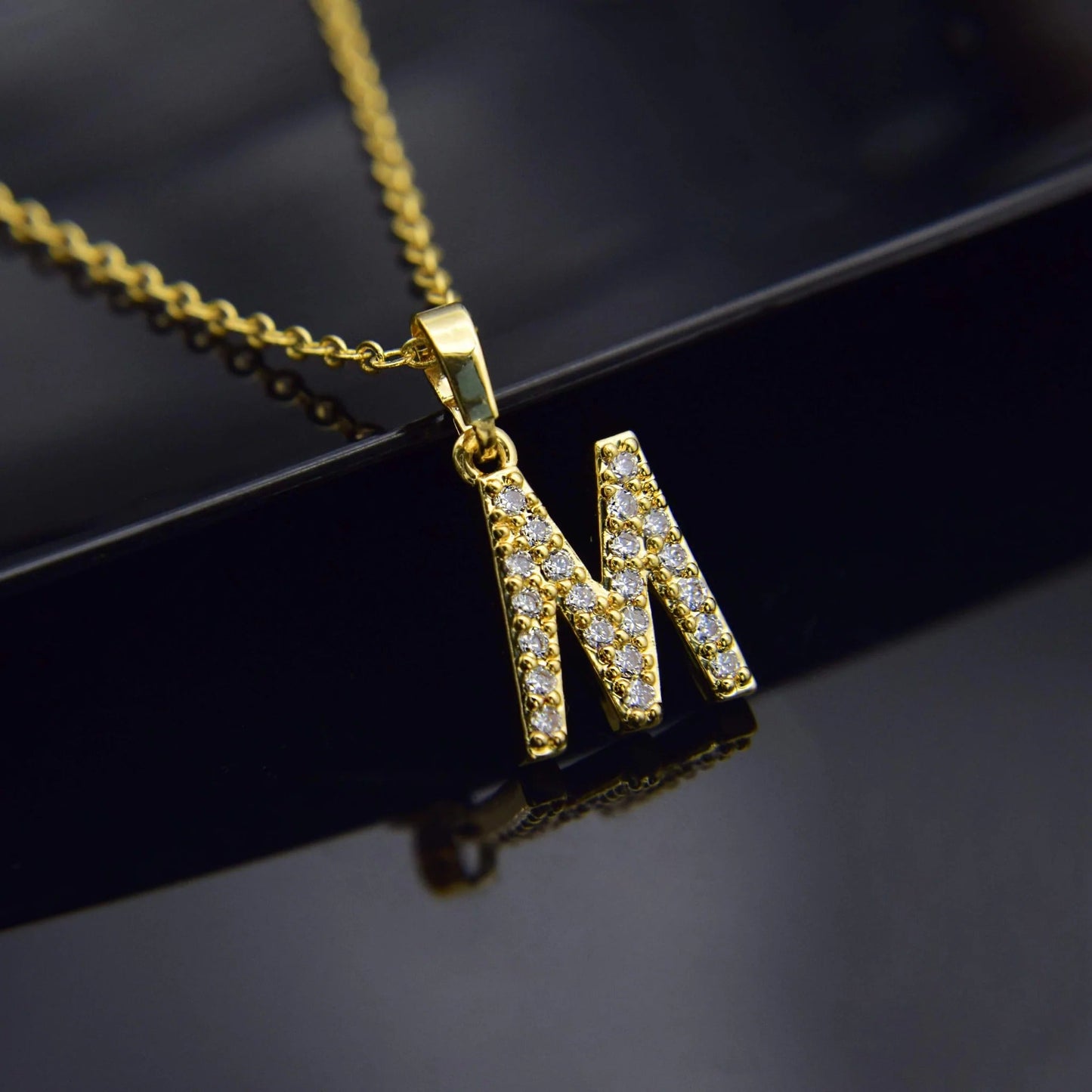 Kubiska Zirkonium Initialhalsband