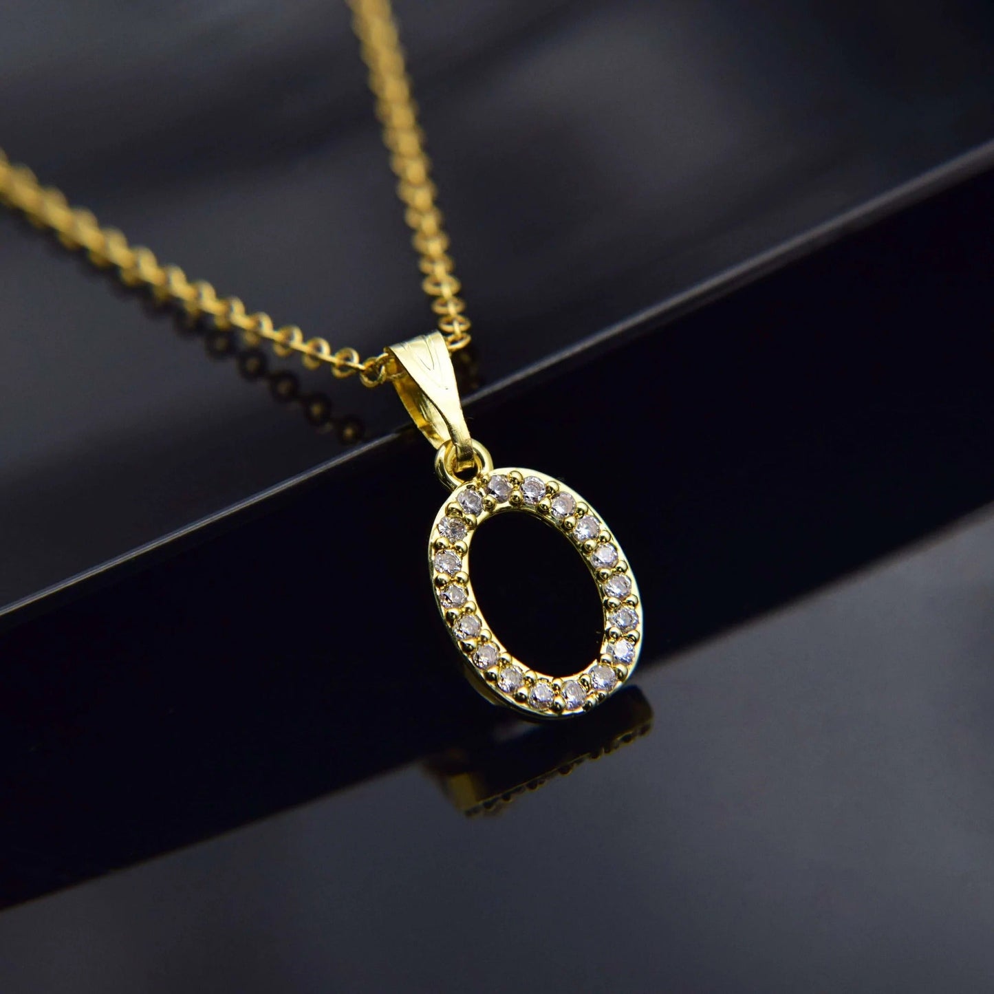 Kubiska Zirkonium Initialhalsband