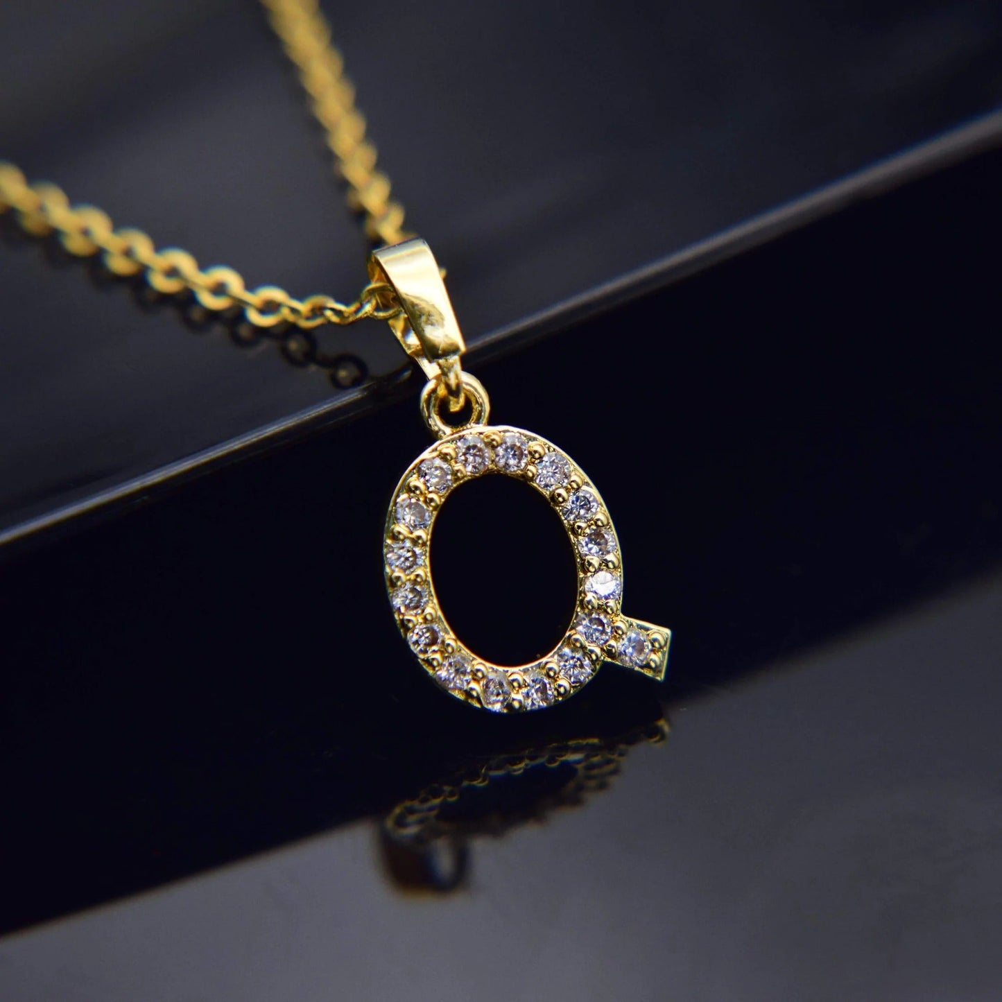 Kubiska Zirkonium Initialhalsband