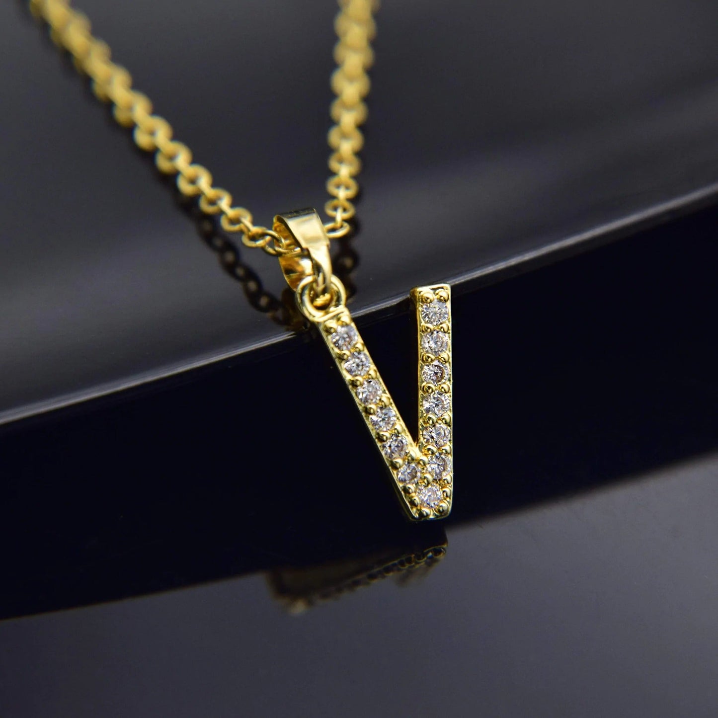 Kubiska Zirkonium Initialhalsband