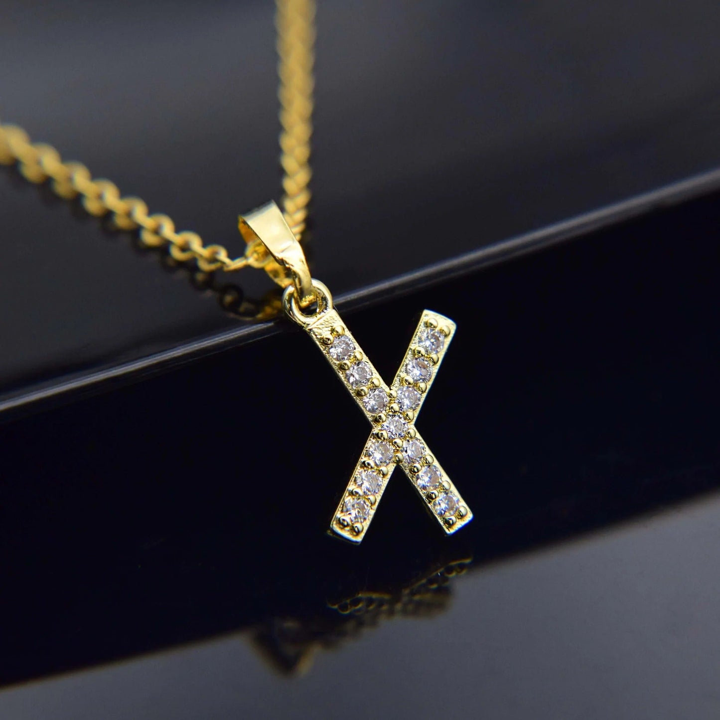 Kubiska Zirkonium Initialhalsband